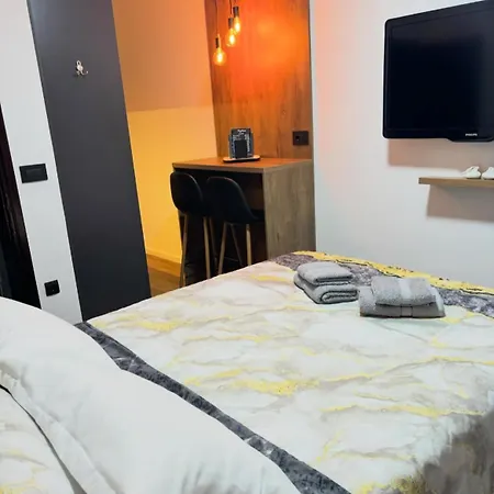 Stan Na Dan Kutak Apartment *
